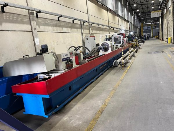 Tripanadeira/ Brunidora - Máquina de Skiving TGK25  x 4 CNC SBR