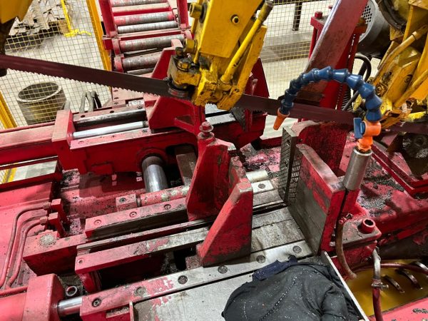 Serra de fita com alimentador automático -